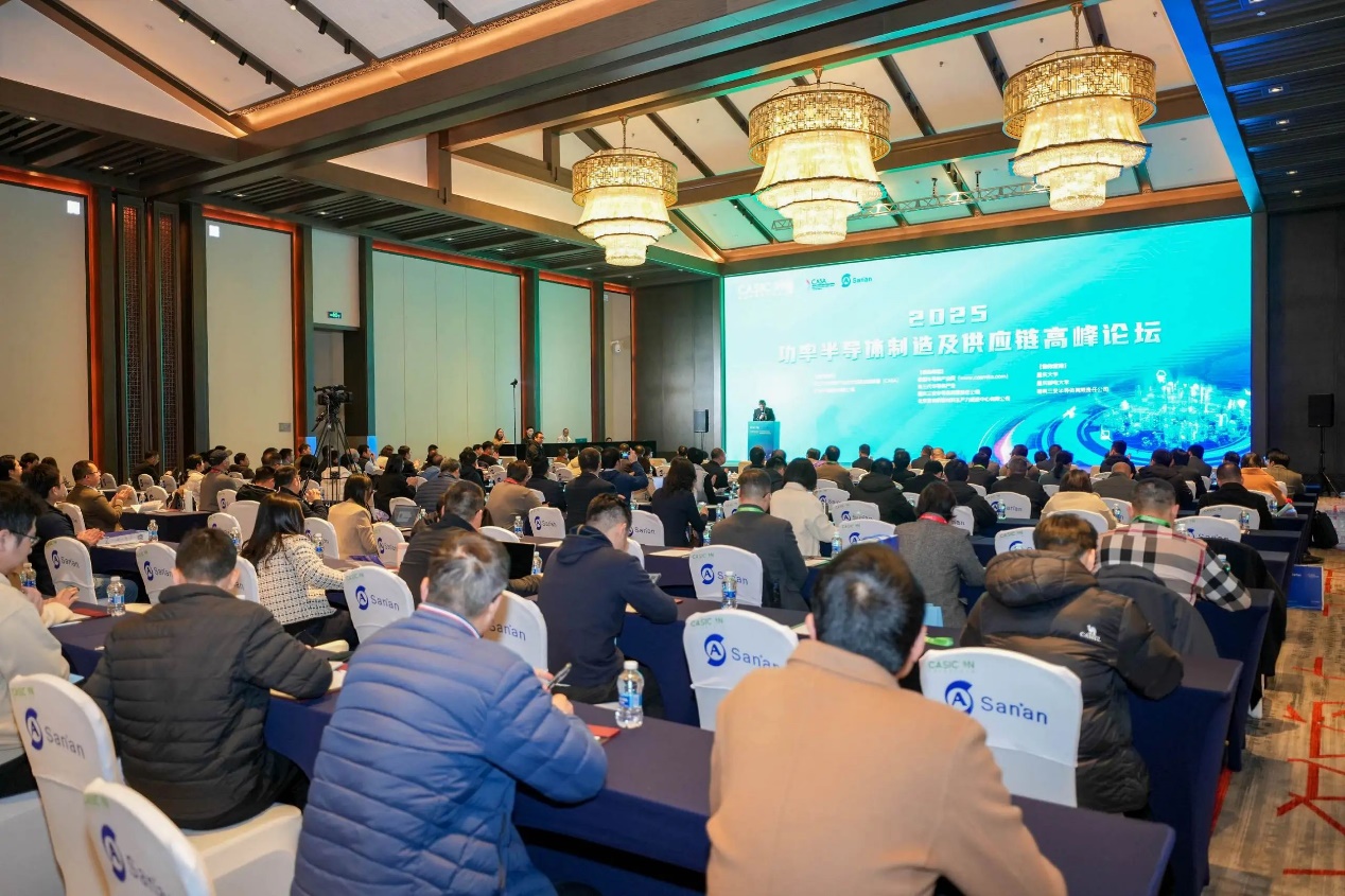 餐廳里的人們

AI 生成的內(nèi)容可能不正確。
